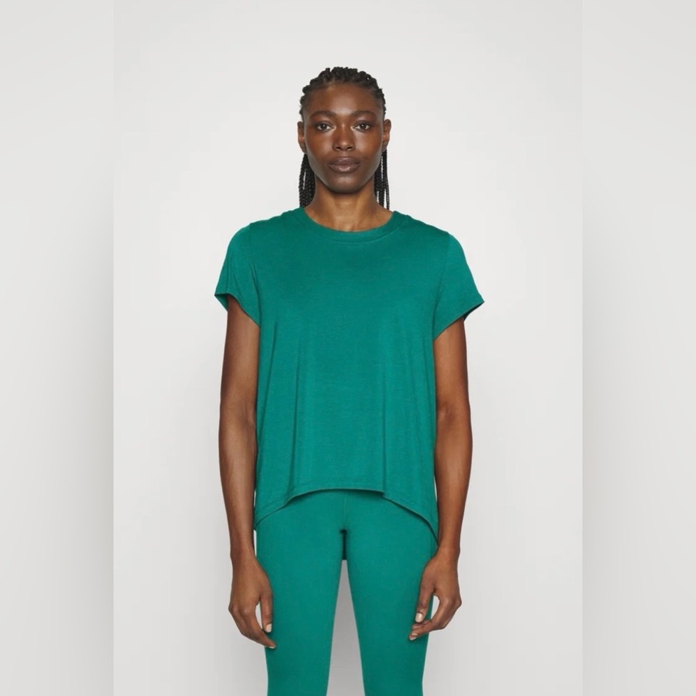 Athleta With Ease Top in “Emerald”